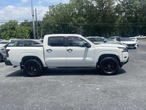 2022 Nissan Frontier S