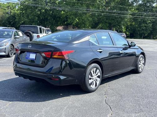 Black 2024 Nissan Altima 2.5 S