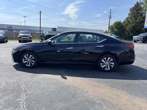 Black 2024 Nissan Altima 2.5 S