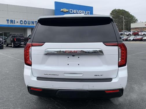 2023 GMC Yukon SLT