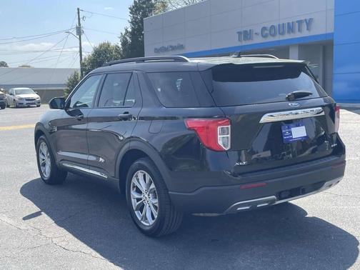 Black Metallic 2023 Ford Explorer XLT