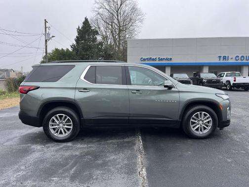 2022 Chevrolet Traverse LT Leather