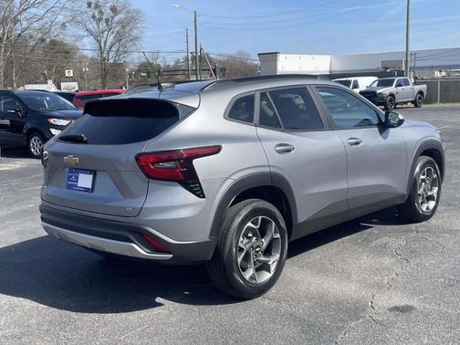 2024 Chevrolet Trax LT