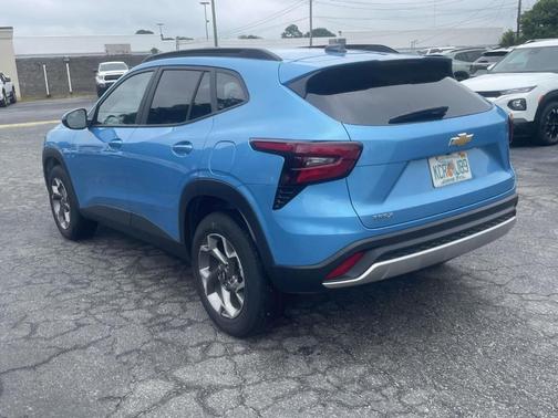 Marina Blue 2025 Chevrolet Trax LT