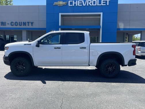 Summit White 2026 Chevrolet Silverado 1500 ZR2