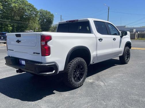 Summit White 2026 Chevrolet Silverado 1500 ZR2