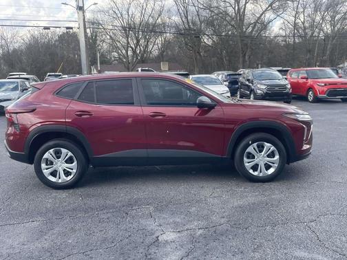 2025 Chevrolet Trax LS