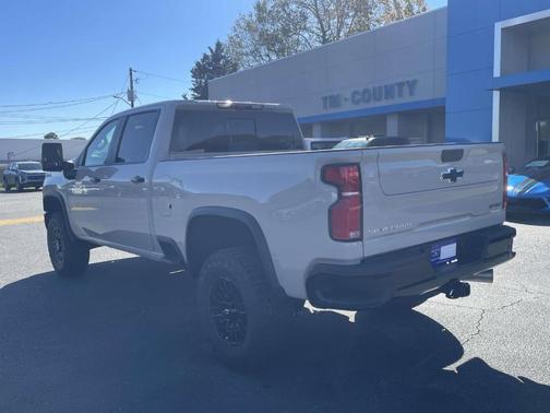 2026 Chevrolet Silverado 2500 ZR2