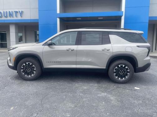 Sandstone 2026 Chevrolet Traverse Z71