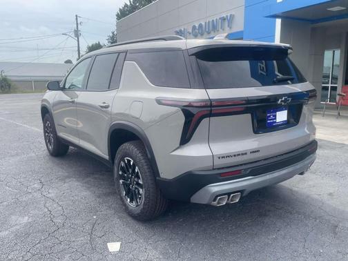 Sandstone 2026 Chevrolet Traverse Z71