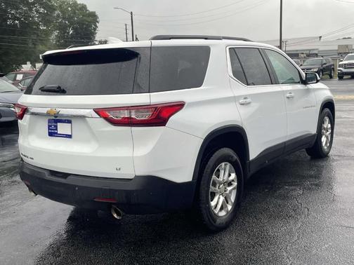 Summit White 2019 Chevrolet Traverse LT Cloth