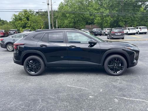 Black Metallic 2026 Chevrolet Trax ACTIV