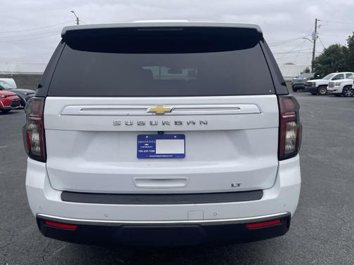 2023 Chevrolet Suburban LT