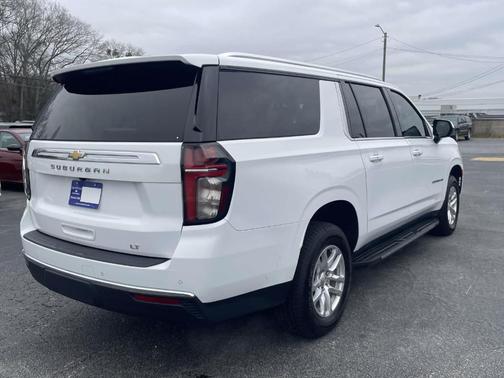2023 Chevrolet Suburban LT