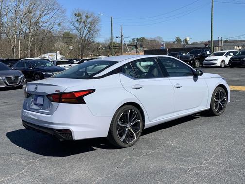 2023 Nissan Altima 2.5 SR