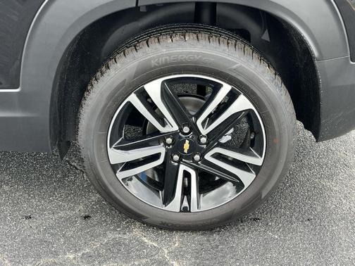 Black Metallic 2026 Chevrolet Trailblazer LT