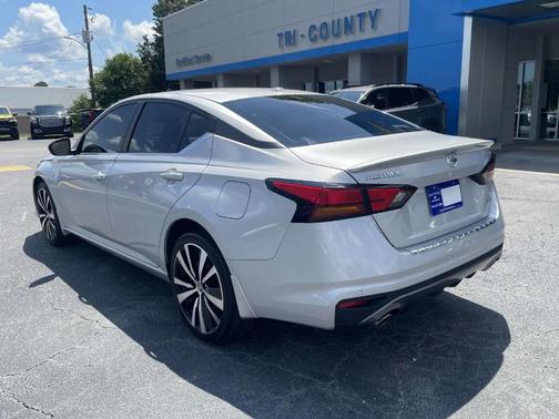 2022 Nissan Altima 2.5 SR