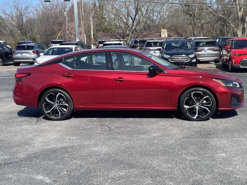 2024 Nissan Altima 2.5 SR