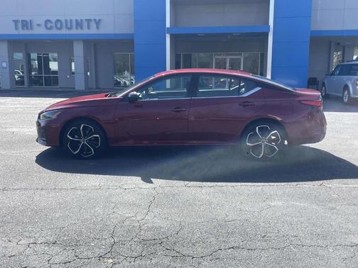 2024 Nissan Altima 2.5 SR