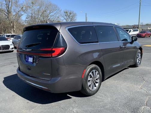 2022 Chrysler Pacifica Hybrid Touring L