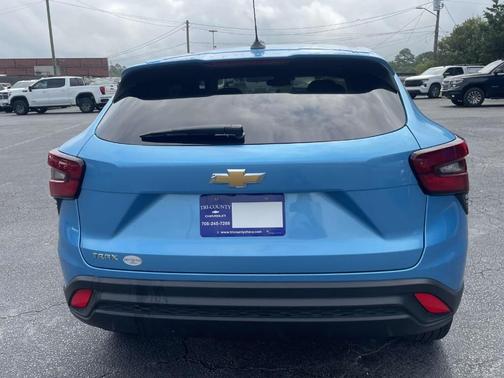 2025 Chevrolet Trax LS