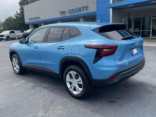 2025 Chevrolet Trax LS