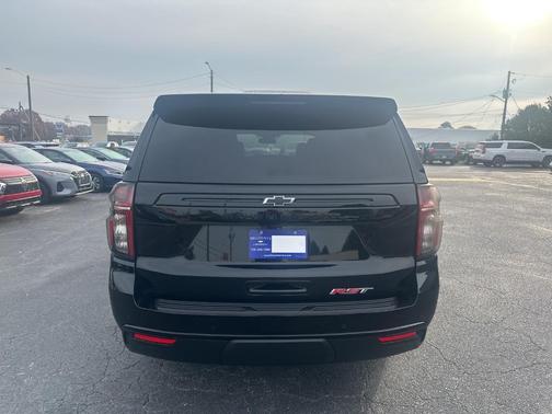 2024 Chevrolet Suburban RST