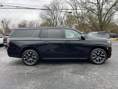 2024 Chevrolet Suburban RST