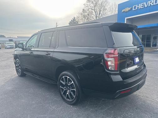 2024 Chevrolet Suburban RST