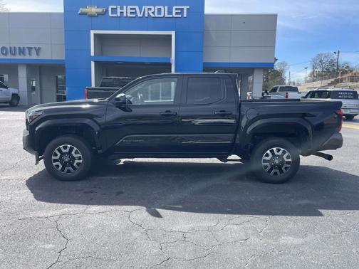 2024 Toyota Tacoma SR5