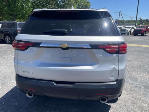 Silver Ice Metallic 2022 Chevrolet Traverse LT Leather