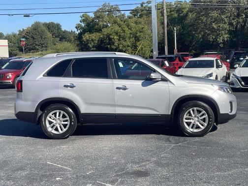 Bright Silver 2015 Kia Sorento LX