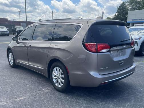 2018 Chrysler Pacifica Touring-L