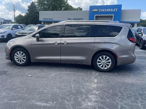 2018 Chrysler Pacifica Touring-L