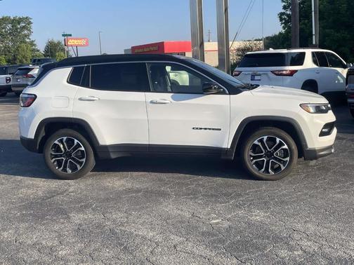 Bright White Clearcoat 2024 Jeep Compass Limited