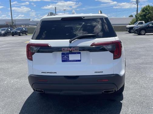 Summit White 2023 GMC Acadia SLT