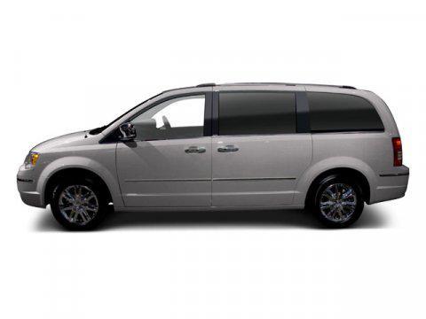 2010 Chrysler Town & Country LX