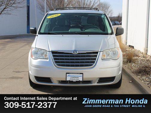 2010 Chrysler Town & Country LX
