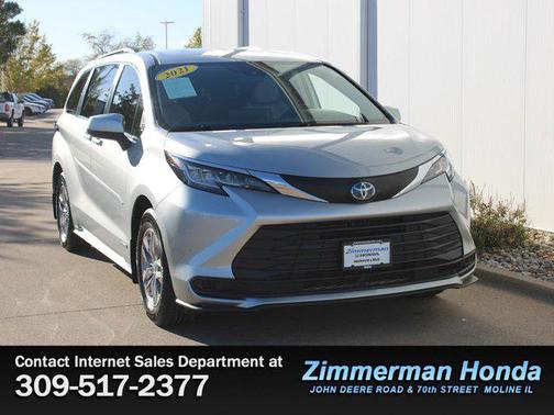 2021 Toyota Sienna LE
