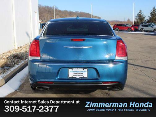 2020 Chrysler 300 Touring