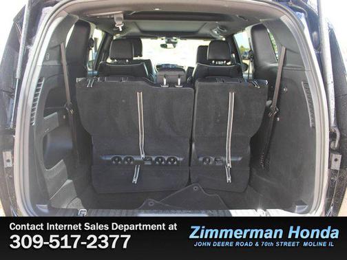 Diamond Black Crystal Pearlcoat 2025 Chrysler Pacifica Limited