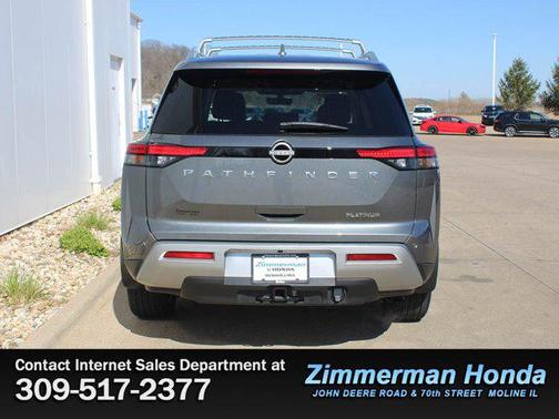 2025 Nissan Pathfinder Platinum FWD