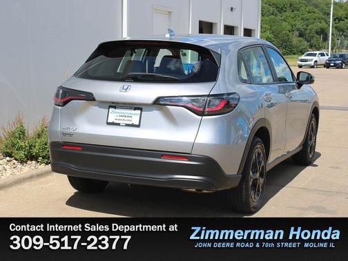 Lunar Silver Metallic 2025 Honda HR-V LX