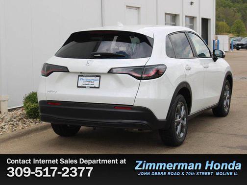 Platinum White Pearl 2027 Honda HR-V LX