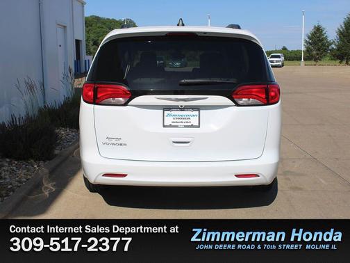 Bright White Clearcoat 2021 Chrysler Voyager LXI