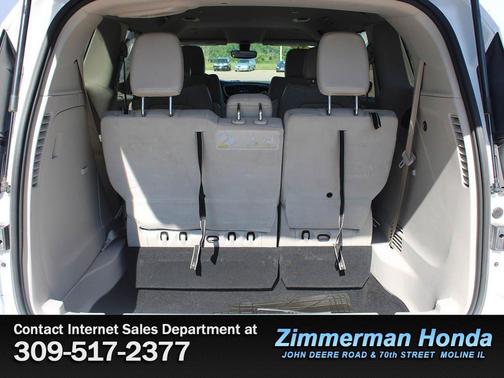 Bright White Clearcoat 2021 Chrysler Voyager LXI