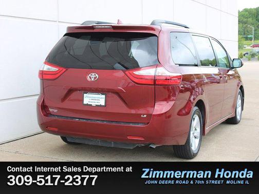 2018 Toyota Sienna LE