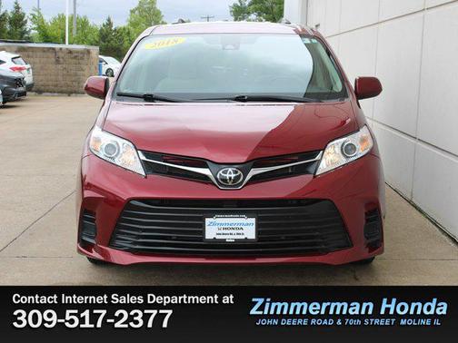 2018 Toyota Sienna LE