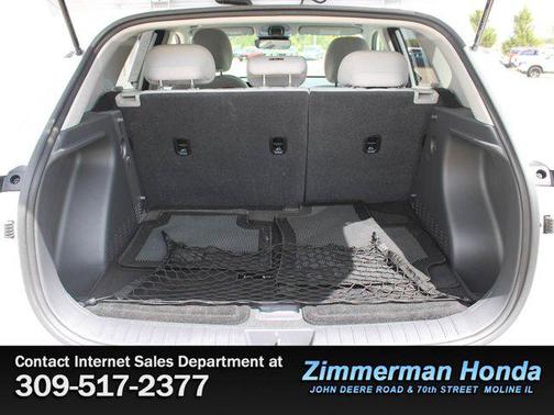 Atlas White 2024 Hyundai KONA SEL