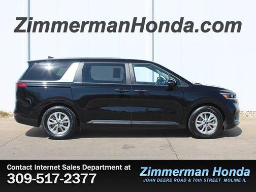 Aurora Black Pearl 2024 Kia Carnival LX